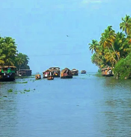 ac-deluxe-houseboat-alleppey