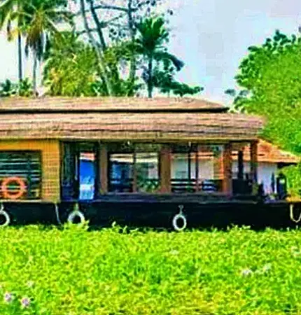 alappuzha-deluxe-houseboats-tour-packages