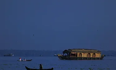 alappuzha houseboat tour packages